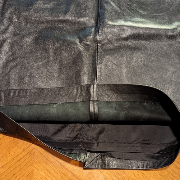 Hugo Buscati Vintage 90's Black Leather Pencil Mini Skirt in Size 2 - Picture 5 of 10